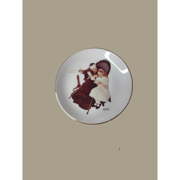 Norman Rockwell The Handkerchiefs Collector Plate 1986 6.5" with Stand - Picture 2 of 5